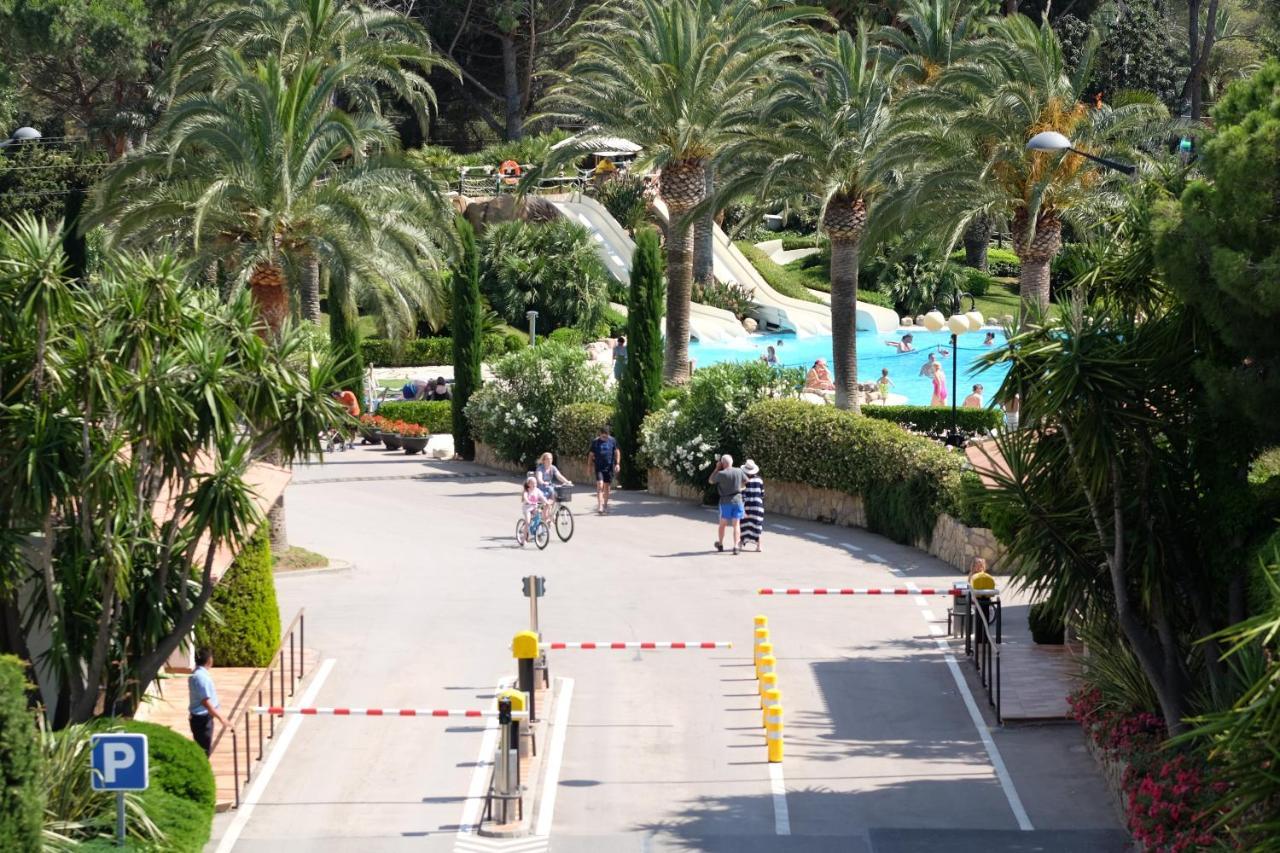 Playa Montroig Camping Resort Esterno foto