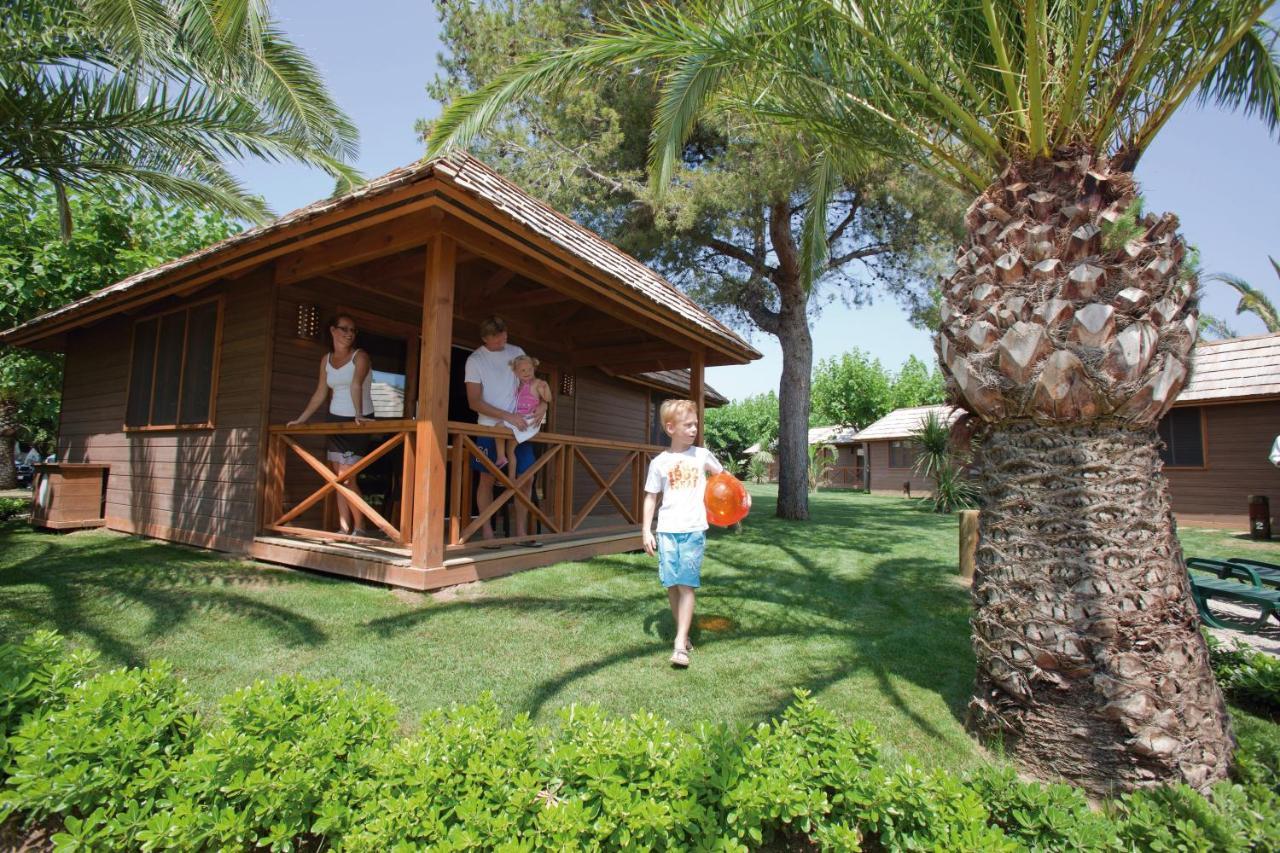 Playa Montroig Camping Resort Esterno foto